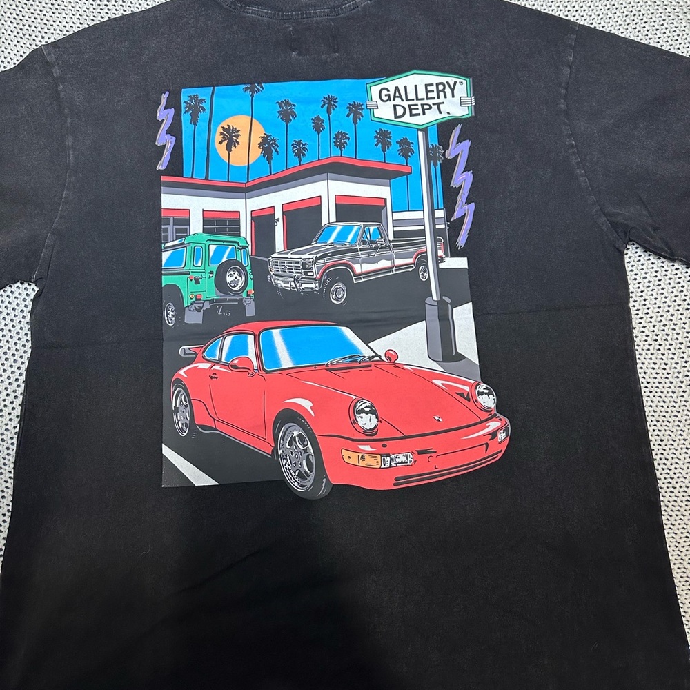 MENS TSHIRT BLACK GALLERY DEPT SIZE MEDIUM NEWW